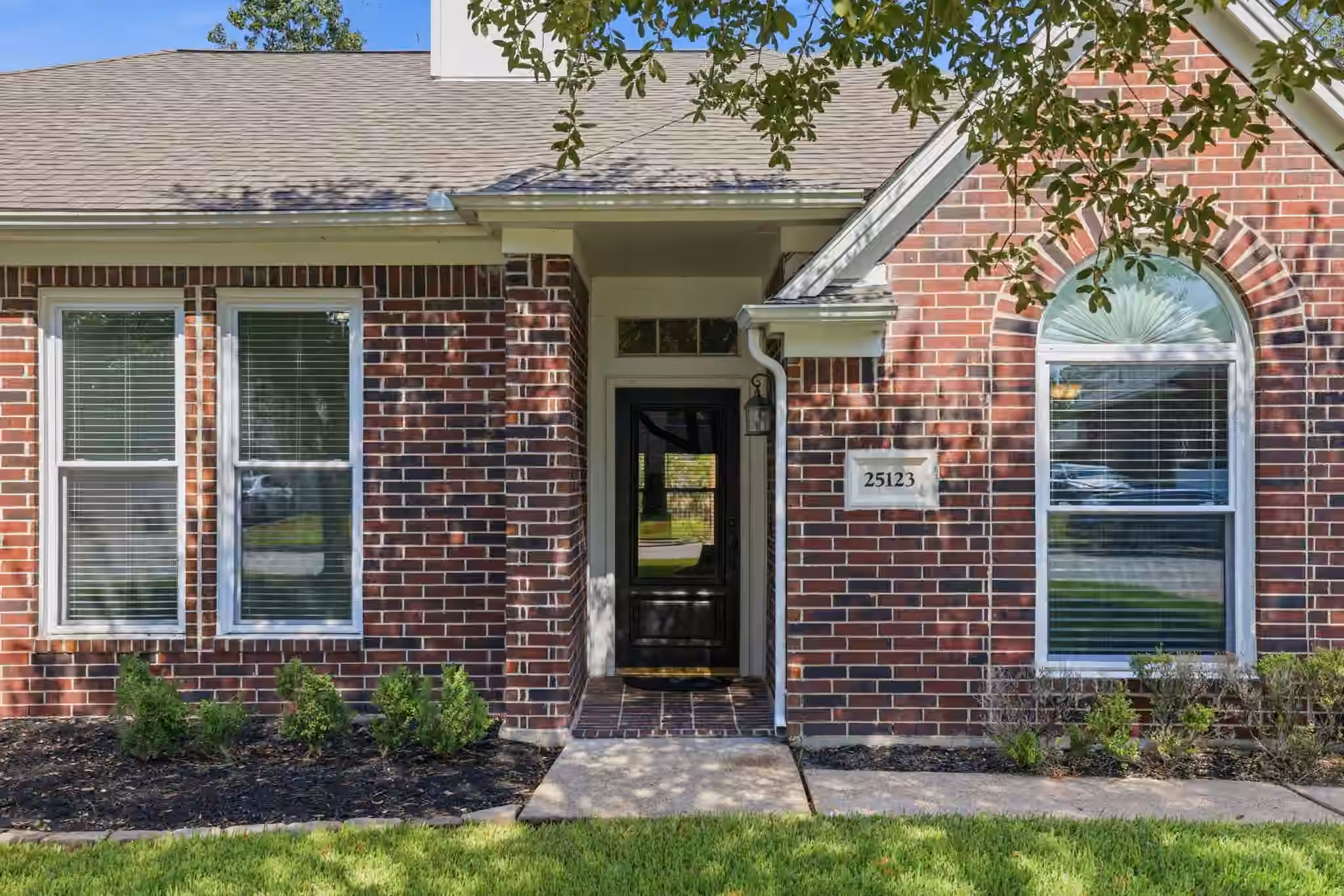 Photo 4 of 25123 Burgh Castle Drive, Spring, TX