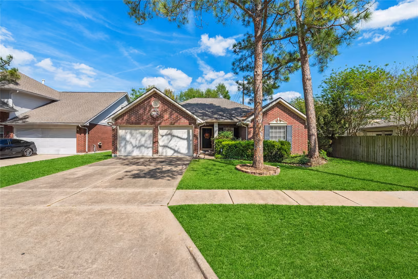 Photo 6 of 16423 Maple Downs Lane, Sugar Land, TX