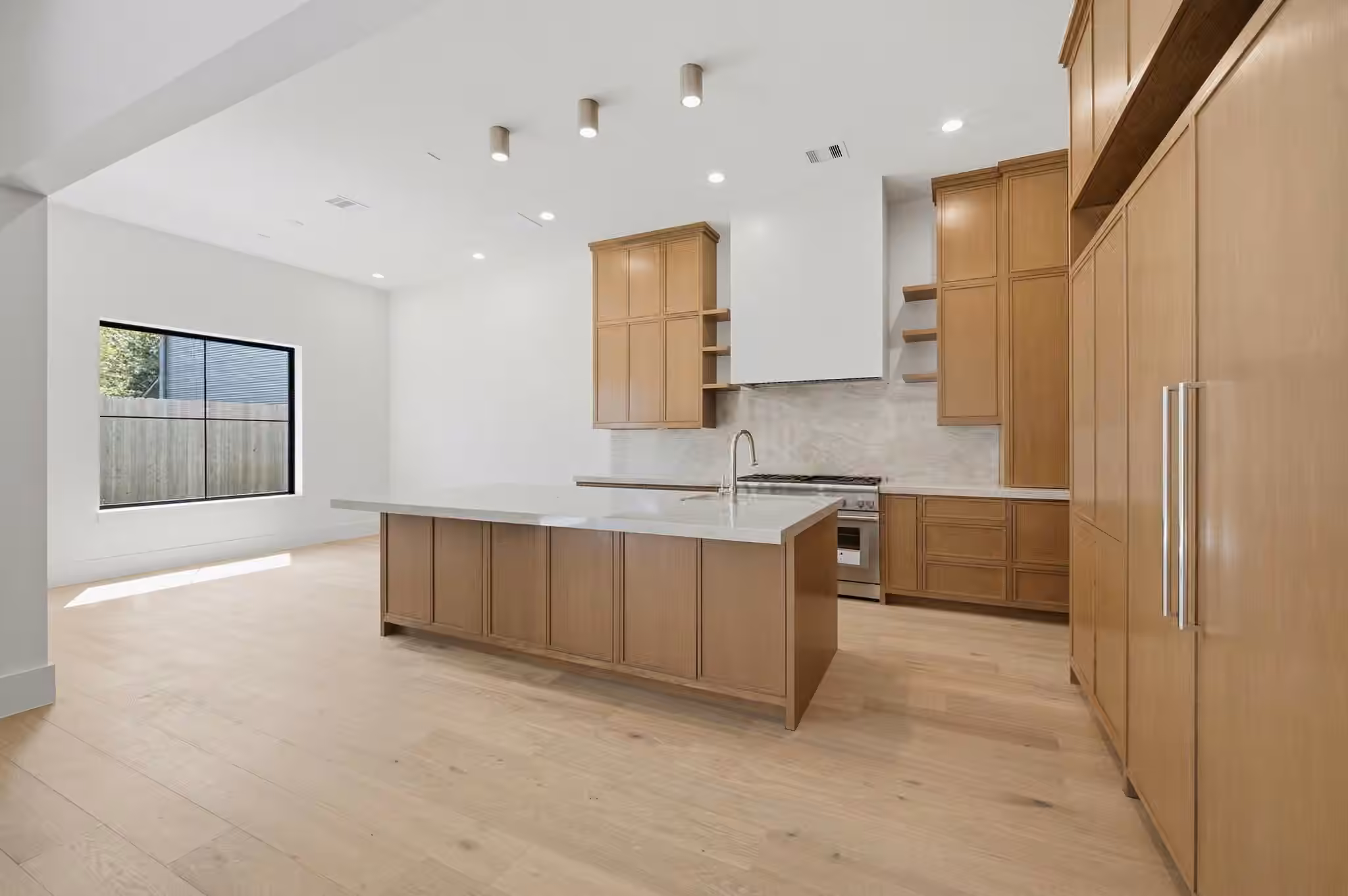 Photo 6 of 212 E 24th Street, Houston, TX