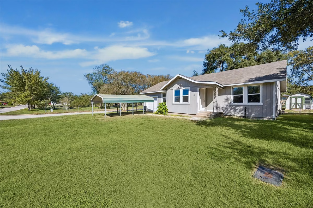 Photo of 706 15th Street, Hempstead, TX 77445
