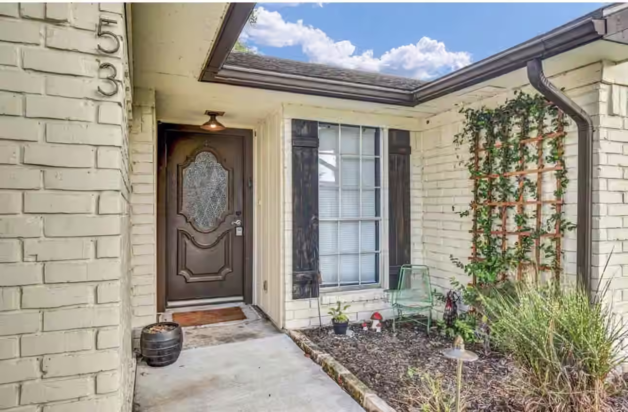 Photo 3 of 53 Blue Bell Court, Lake Jackson, TX 77566