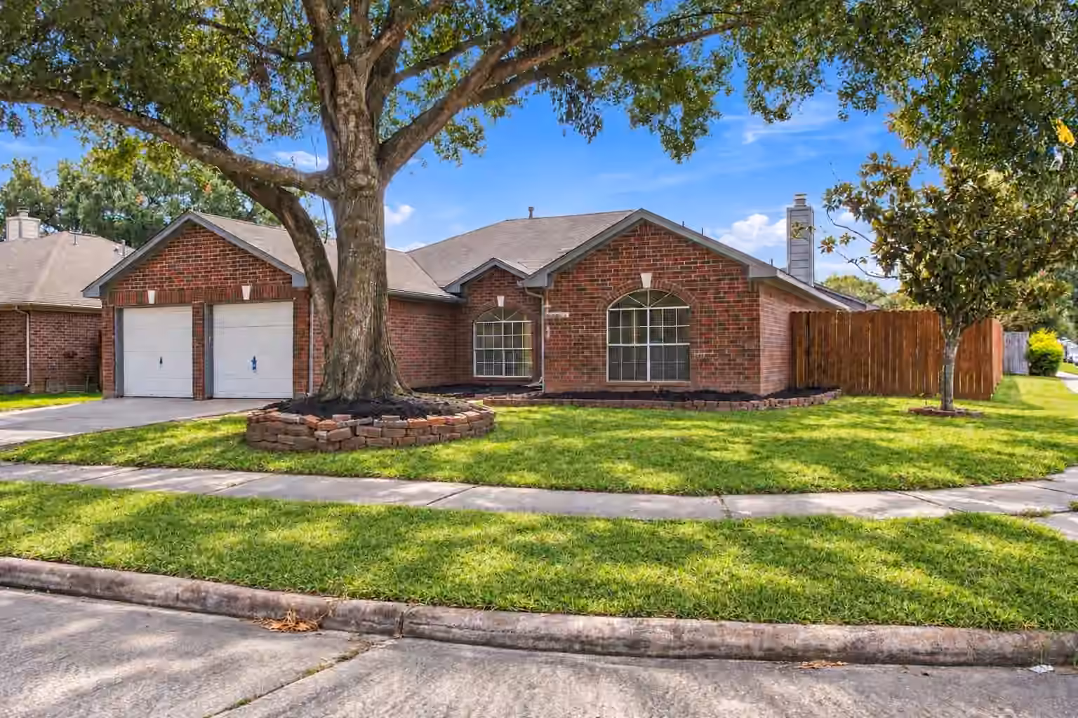 Photo 4 of 16719 N Bend Drive, Houston, TX