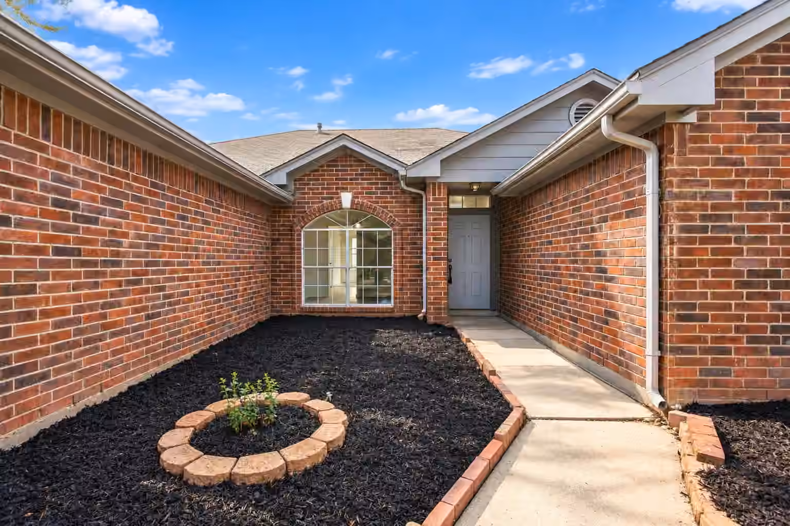 Photo 5 of 16719 N Bend Drive, Houston, TX