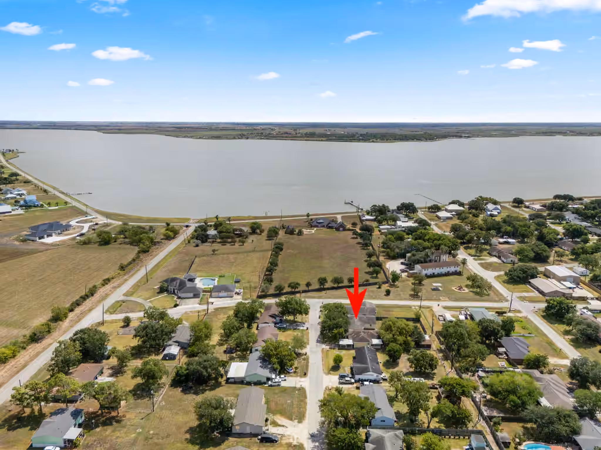 Photo 4 of 219 E Beecher Avenue, Palacios, TX