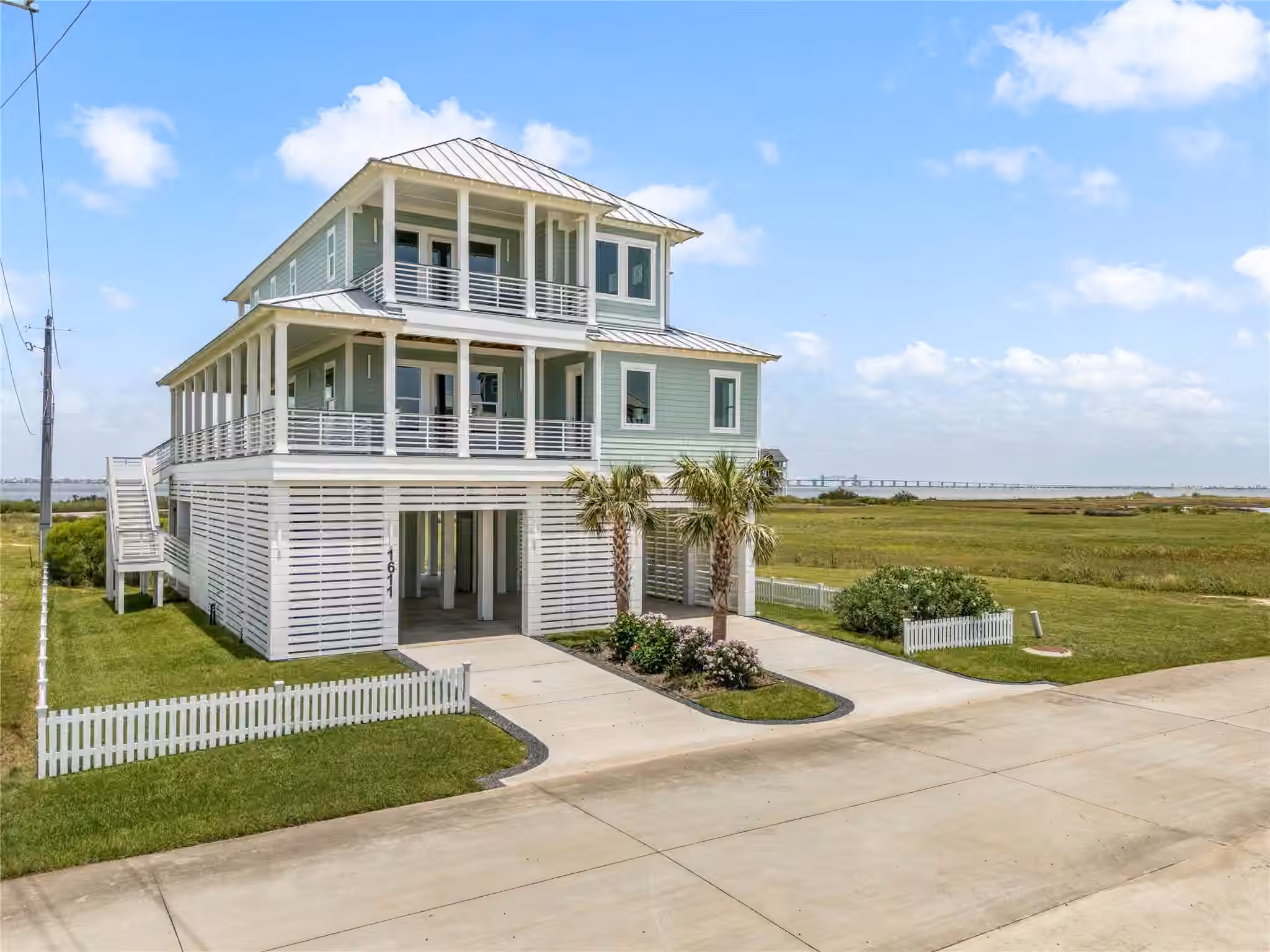 Photo of 1611 Brown Pelican Bend, Galveston, TX 77554