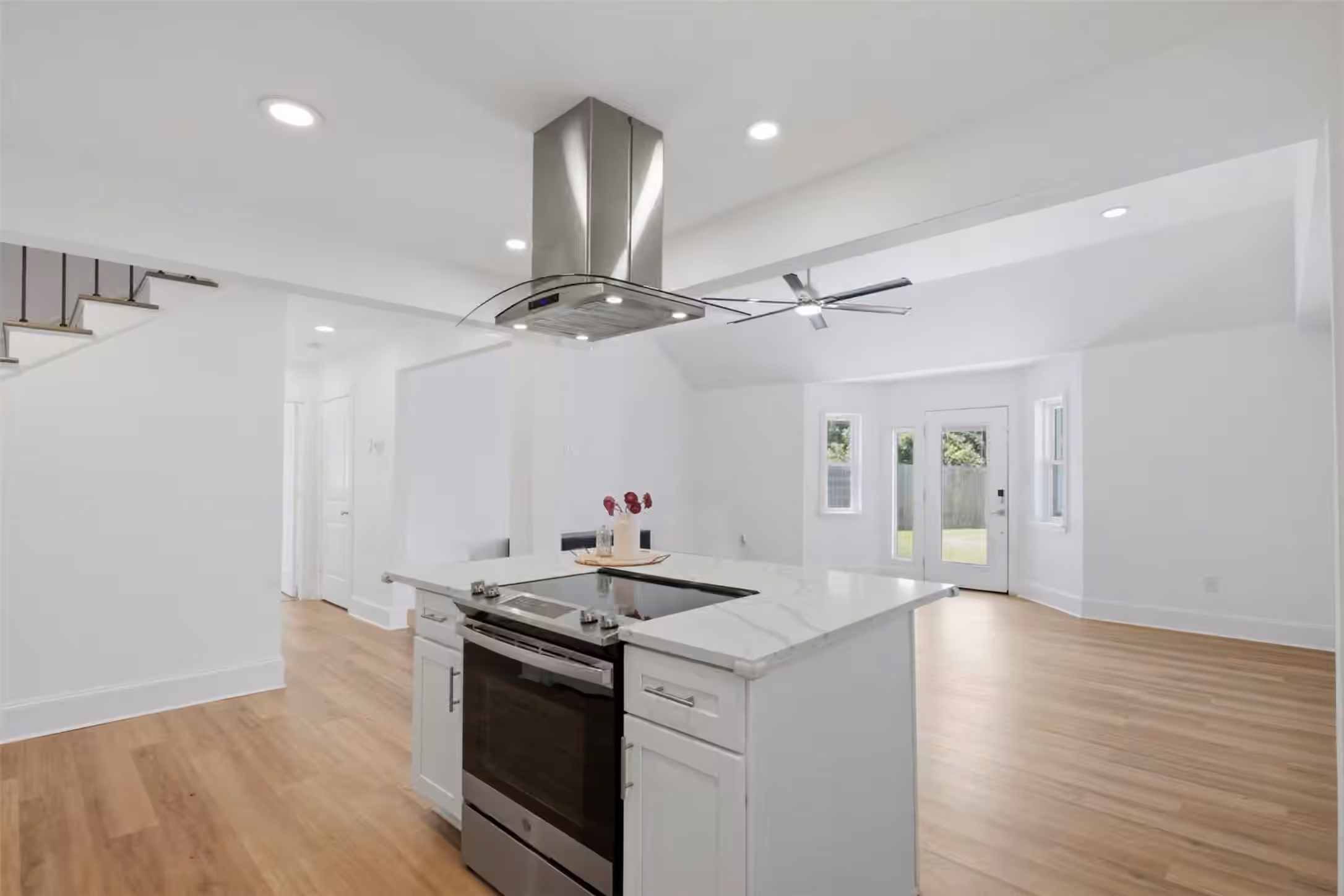 Photo 6 of 5734 Cullen Boulevard, Houston, TX