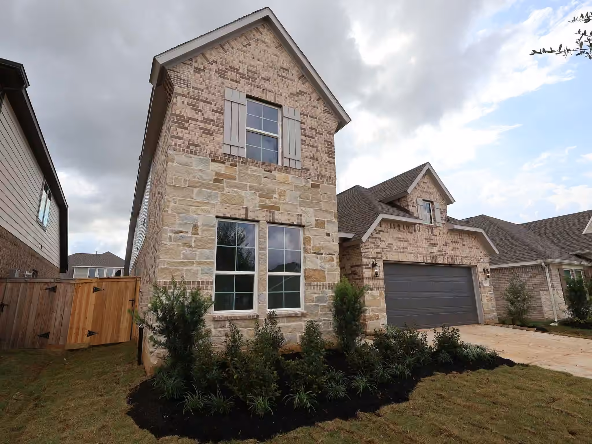 Photo 2 of 21402 Villa Spruce Lane, Tomball, TX