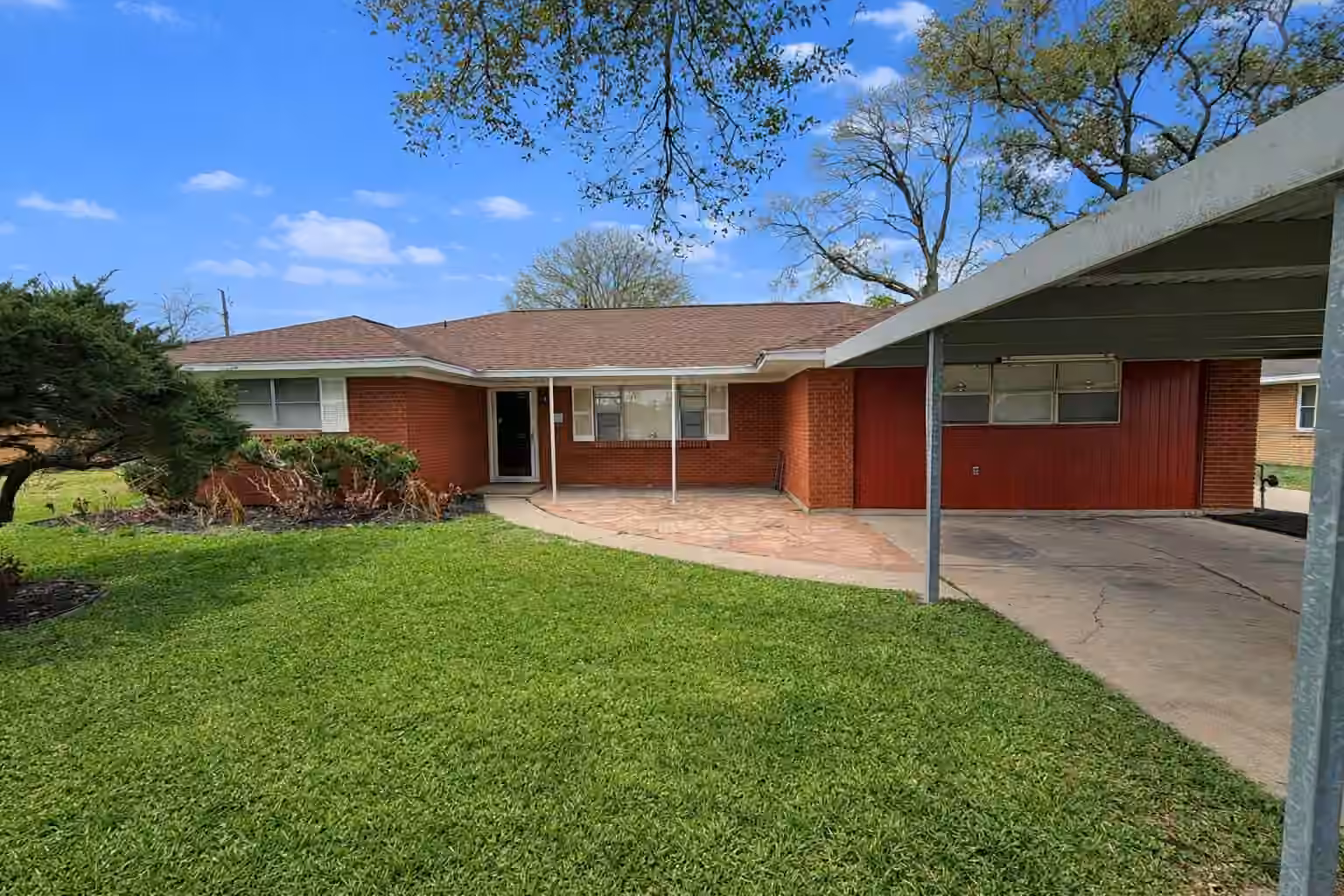 Photo of 316 Angle Street, Angleton, TX
