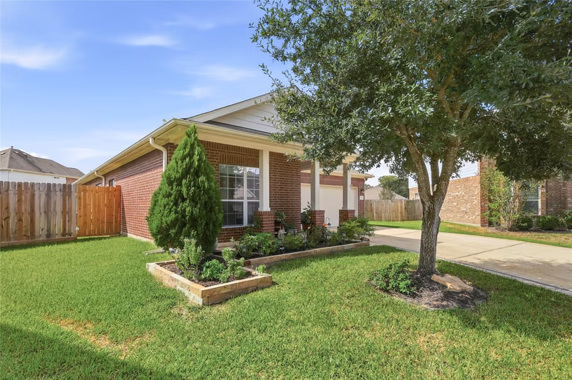 Photo 4 of 5206 Clipper Hill Court, Spring, TX 77373