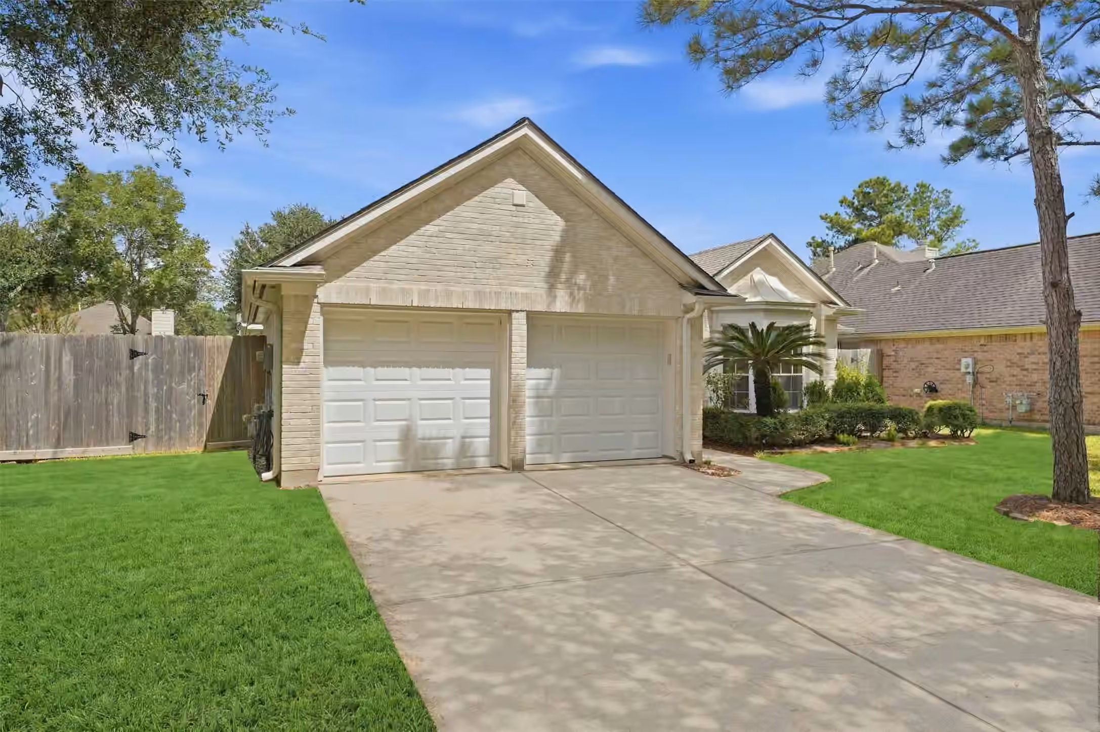 Photo 3 of 13827 Placid Brook Court, Houston, TX 77059