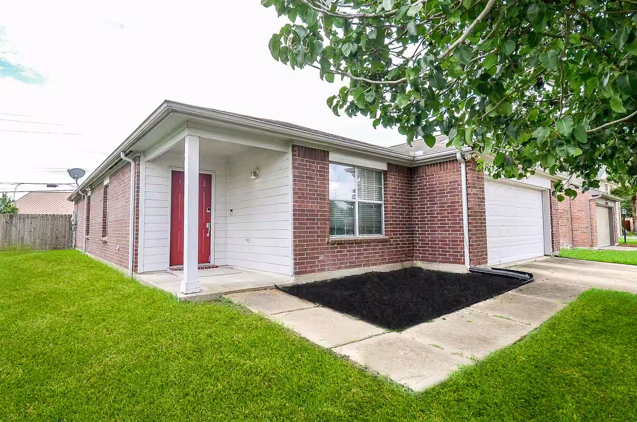 Photo 2 of 1910 Poco Drive, Missouri City, TX