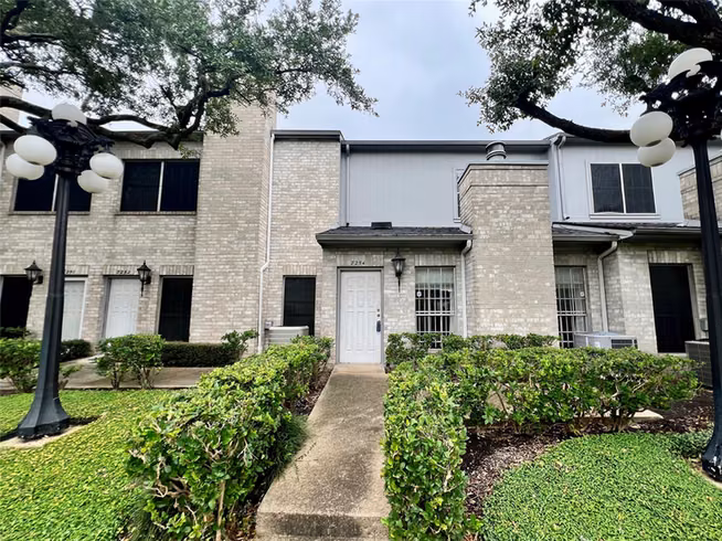 Photo 2 of 7254 Regency Square Court 7254, Houston, TX