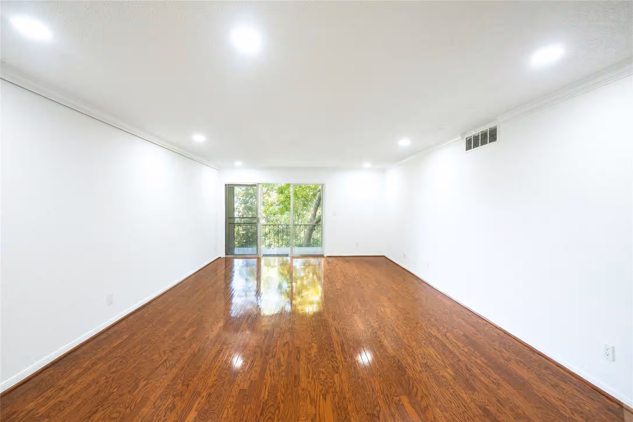 Photo 2 of 6521 Bayou Glen Road, Houston, TX
