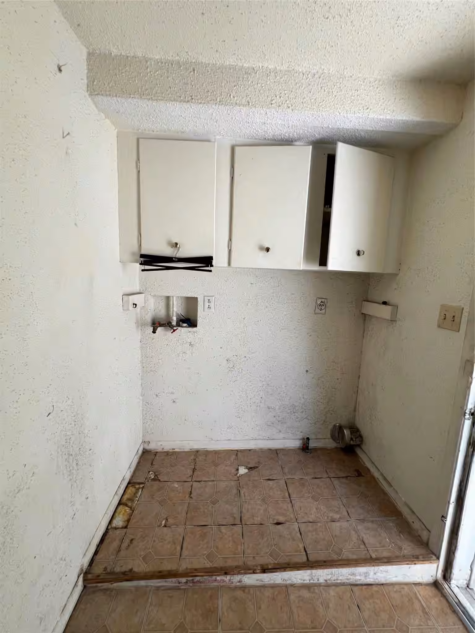 Photo 4 of 5109 AVE Q 1/2, Galveston, TX