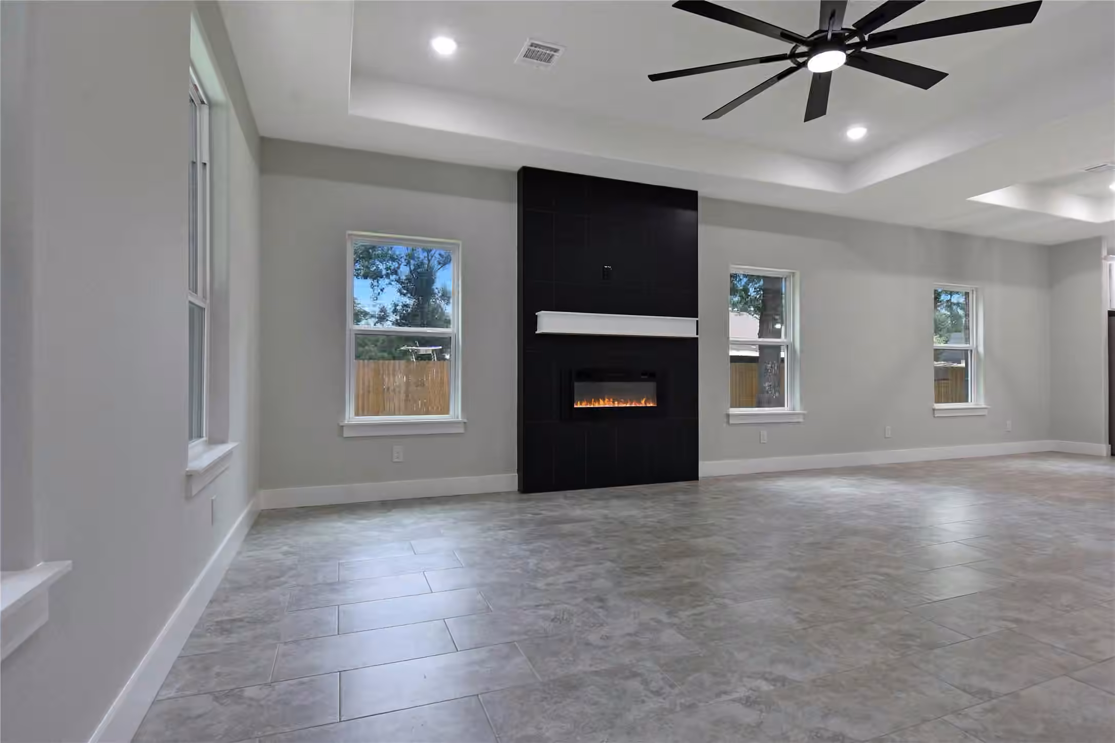Photo 3 of 14833 Pine Drive, Conroe, TX