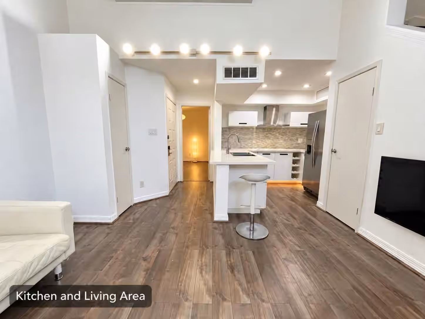 Photo of 10855 Meadowglen Lane 1128, Houston, TX