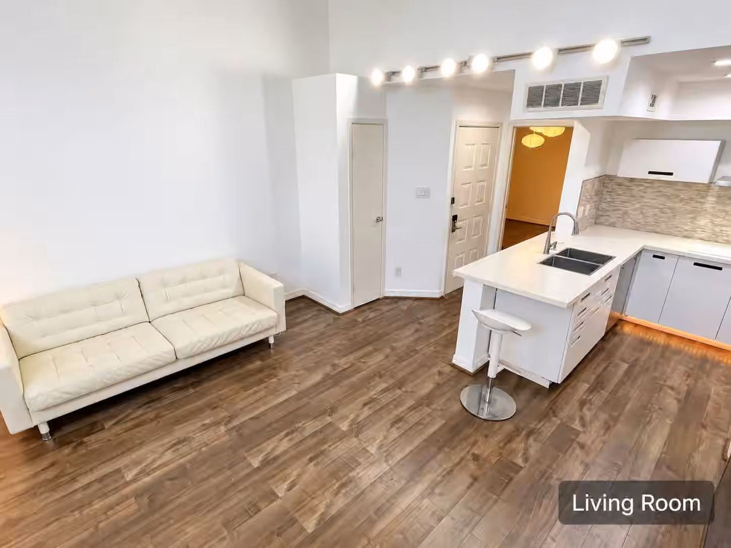 Photo 3 of 10855 Meadowglen Lane 1128, Houston, TX