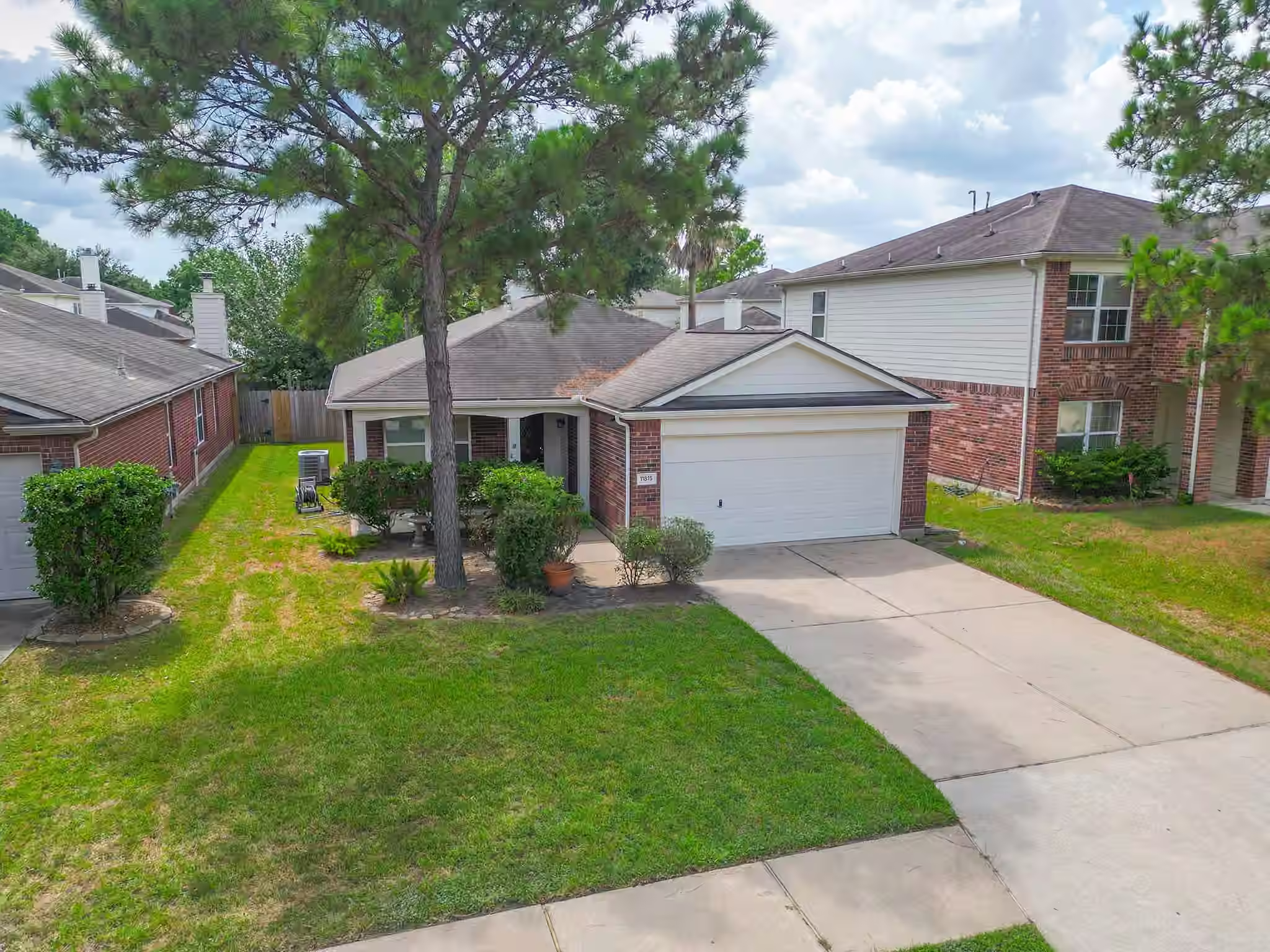 Photo of 11815 S Brenton Knoll Drive, Tomball, TX 77375