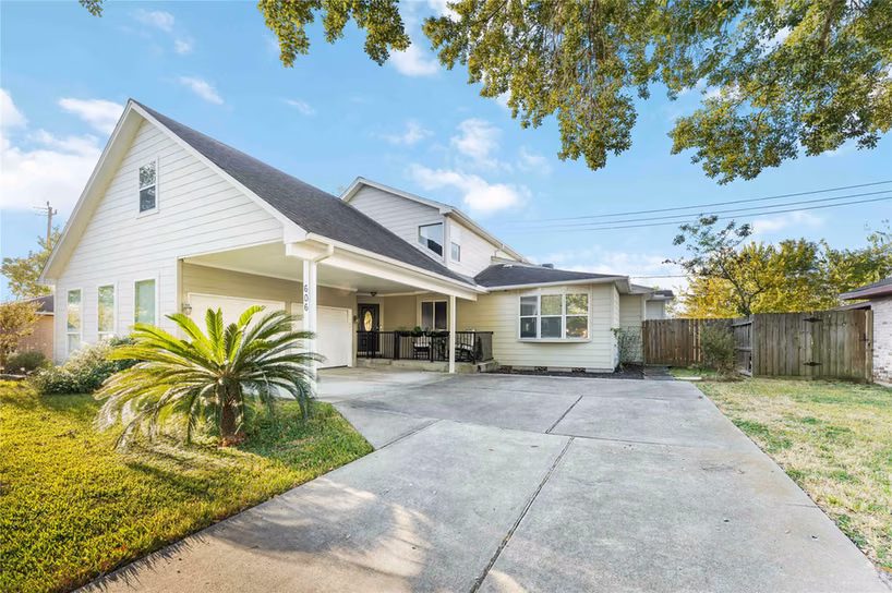 Photo of 606 Packer Court, Webster, TX