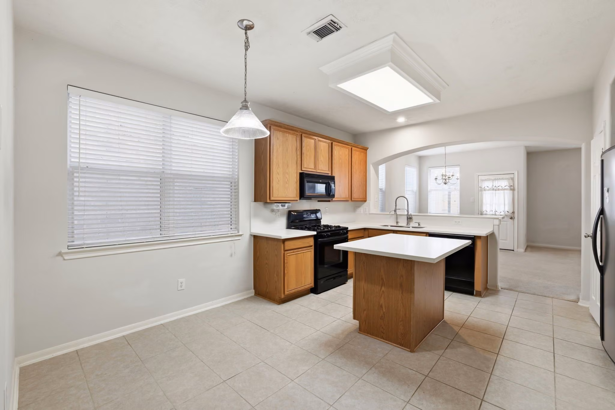 Photo 7 of 10135 E East Palm Lake dr Drive, Houston, TX