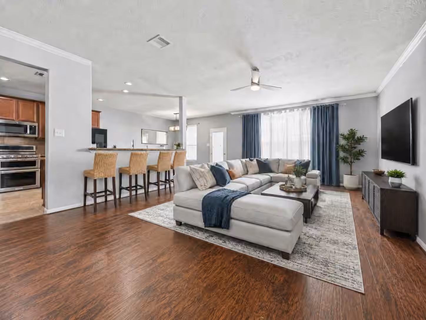 Photo of 12911 Taper Reach Drive, Tomball, TX