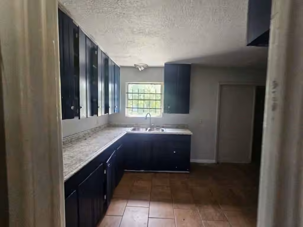 Photo 4 of 7338 Bigwood Street, Houston, TX