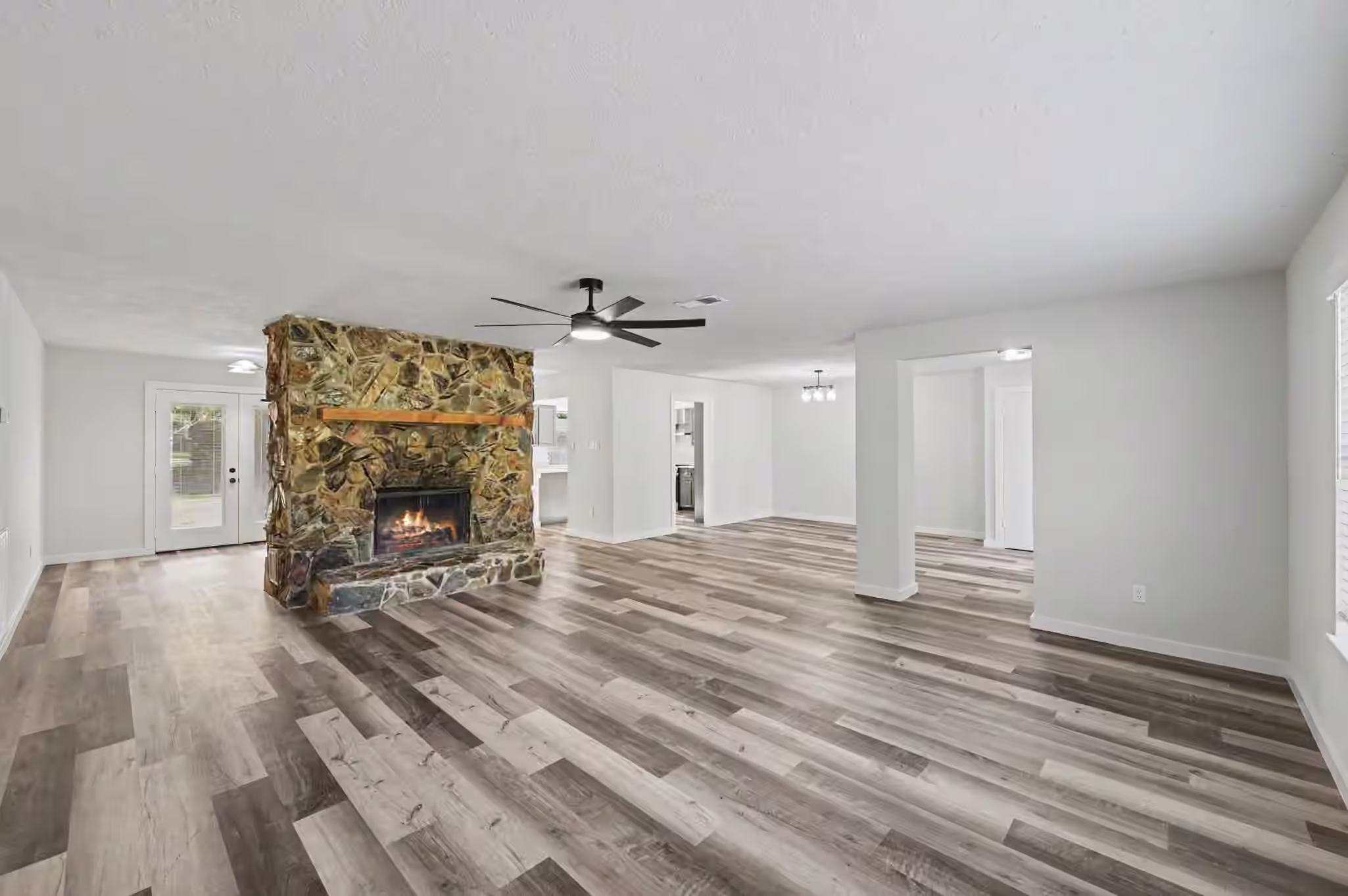 Photo 3 of 17005 White Birch Lane, Conroe, TX