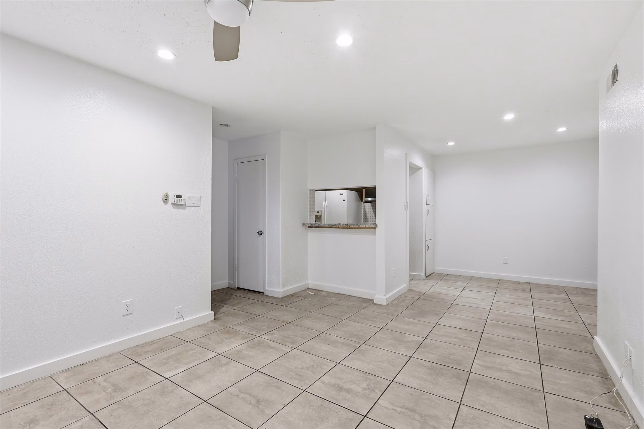 Photo 5 of 7200 Clarewood Drive 1700, Houston, TX