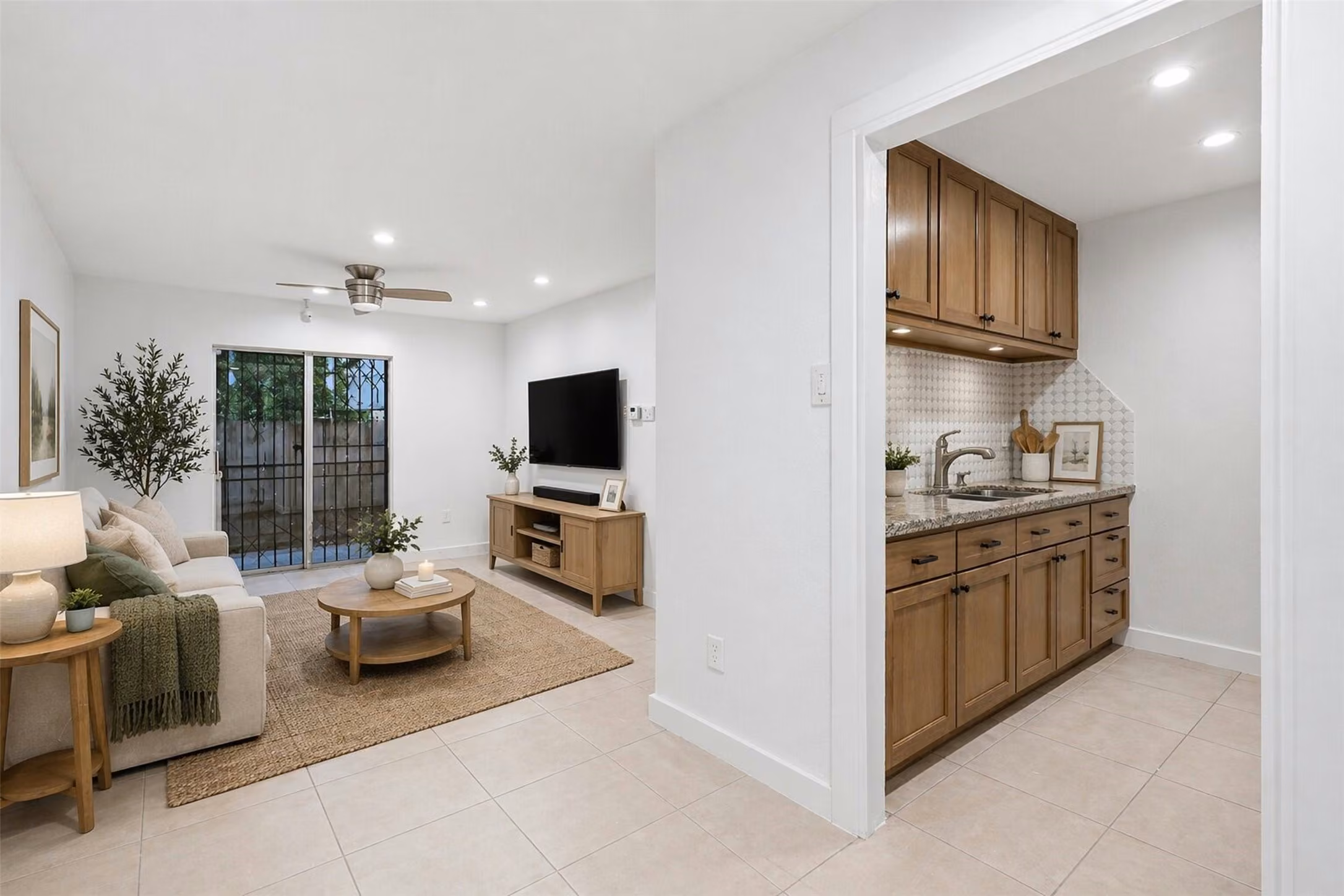 Photo 6 of 7200 Clarewood Drive 1700, Houston, TX