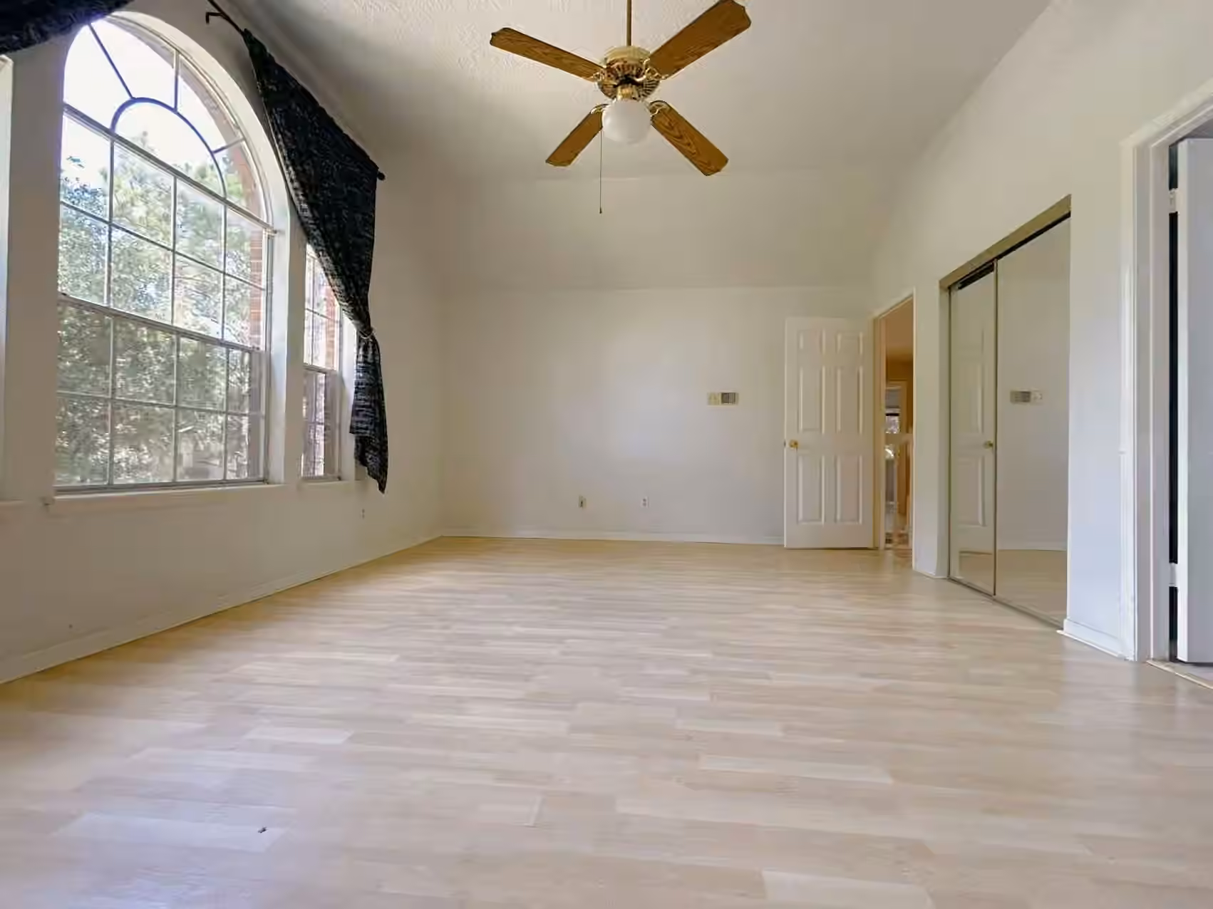 Photo 5 of 4511 Edenderry Ct Court, Missouri City, TX