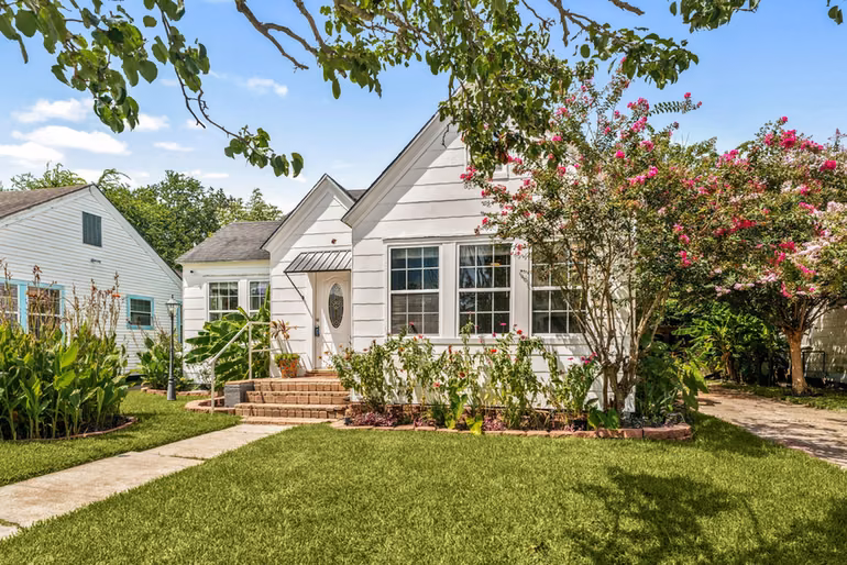 Photo 3 of 5515 Truett Street, Houston, TX