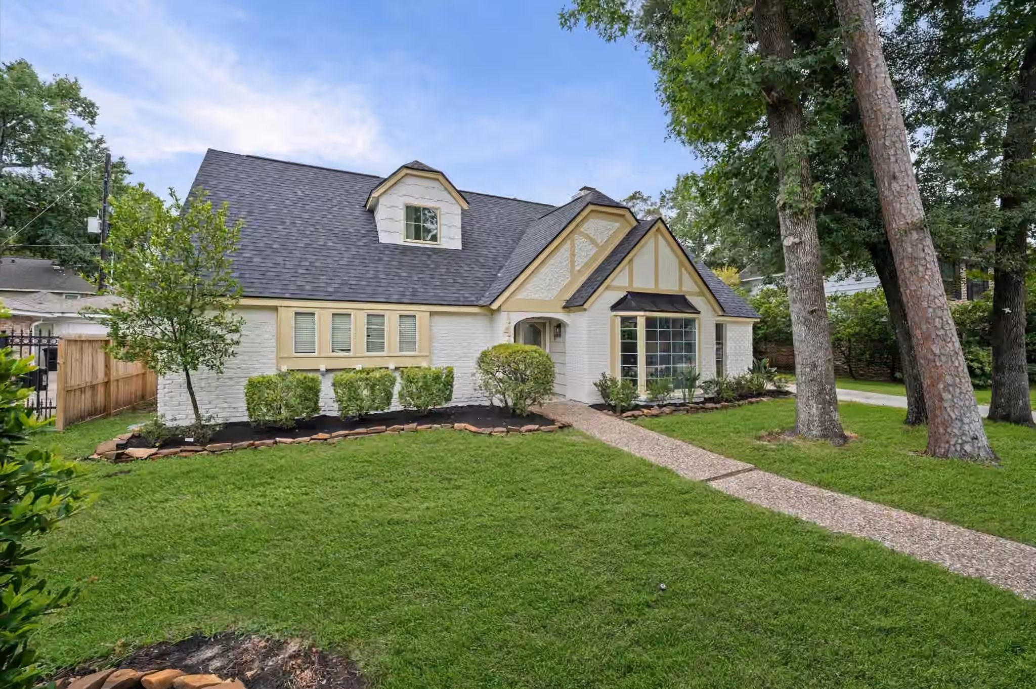 Photo 2 of 1415 Anvil Drive, Houston, TX
