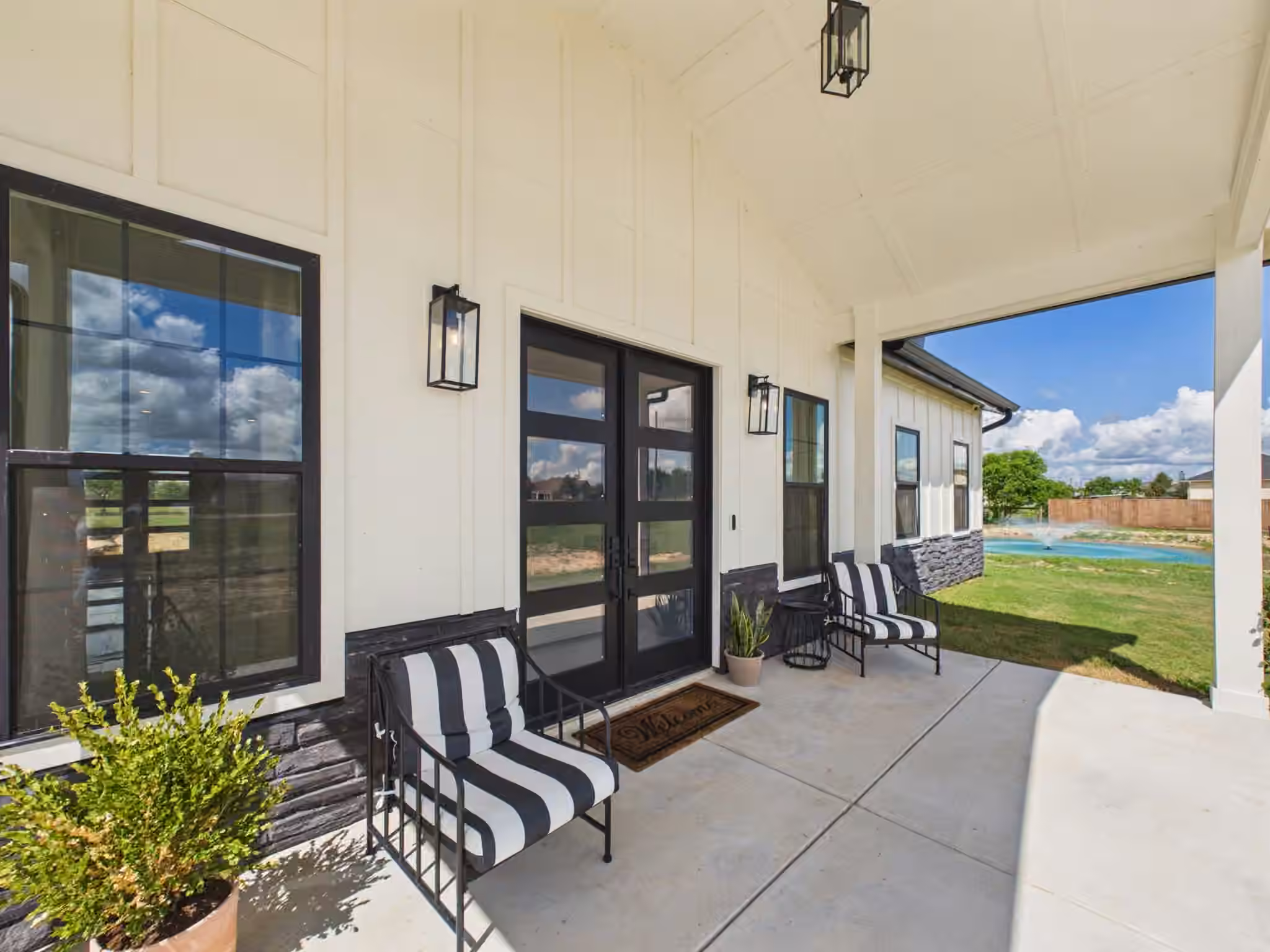 Photo 2 of 2015 Settlers Court Dr, Sealy, TX