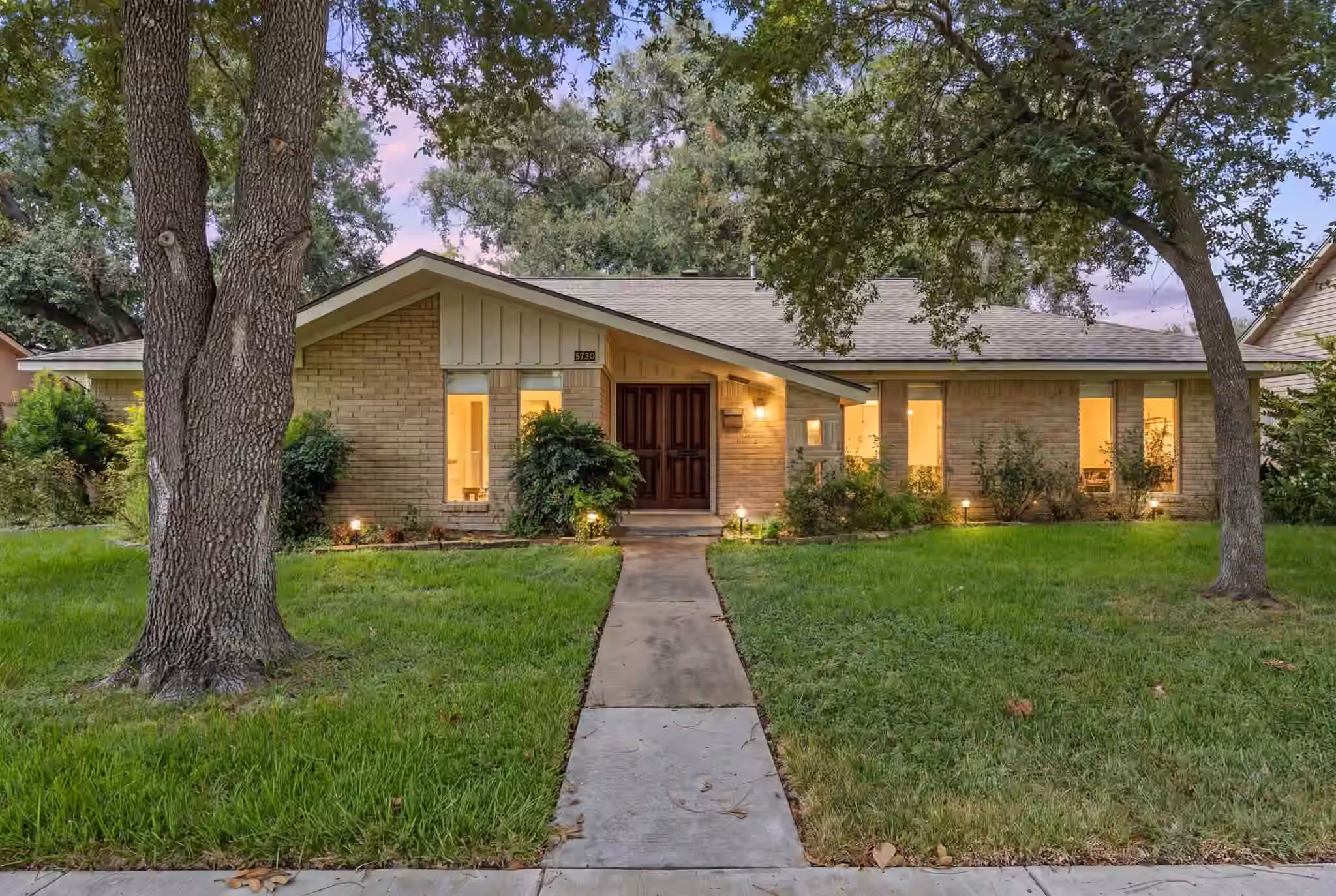Photo of 5730 Rutherglenn Drive, Houston, TX