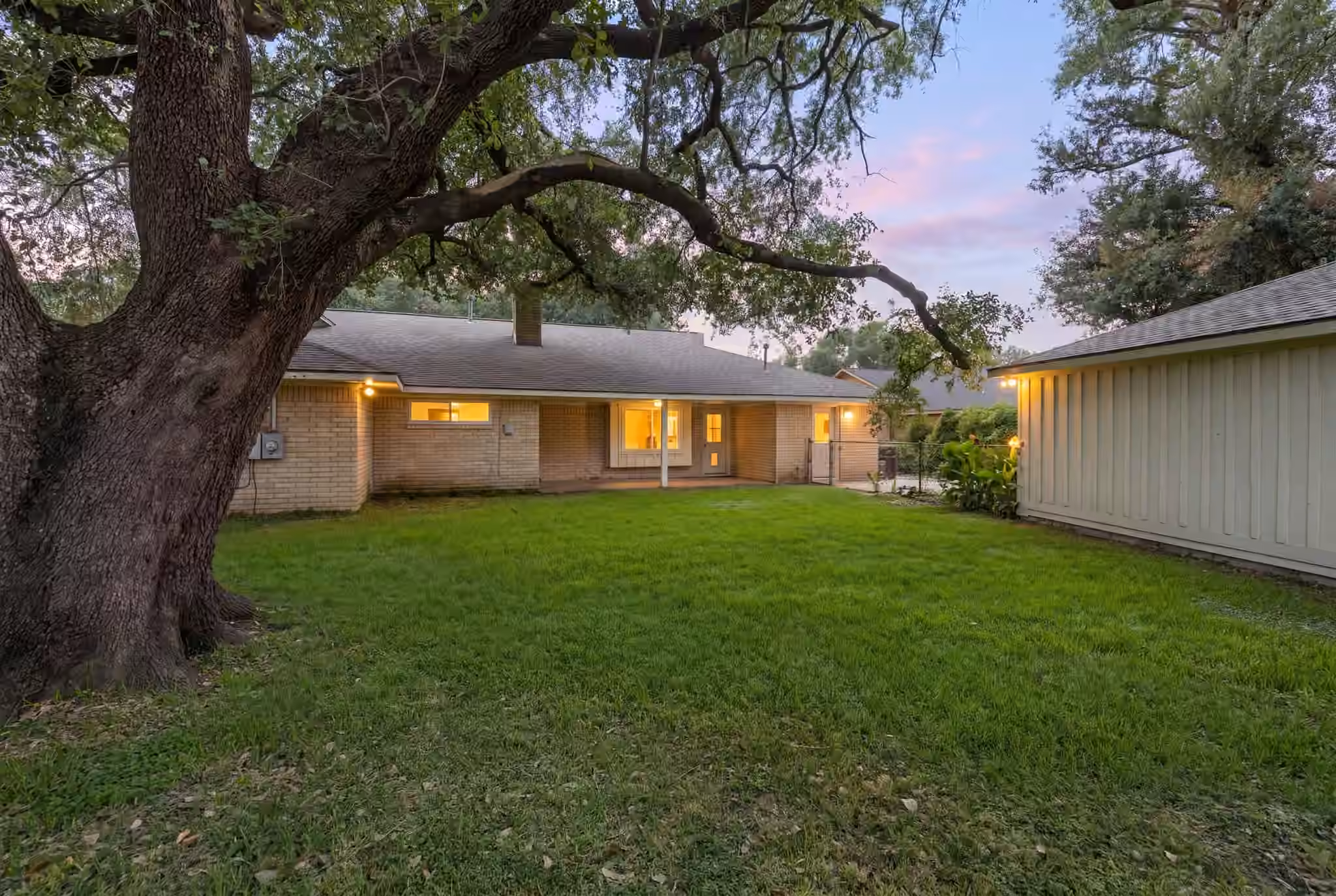 Photo 5 of 5730 Rutherglenn Drive, Houston, TX
