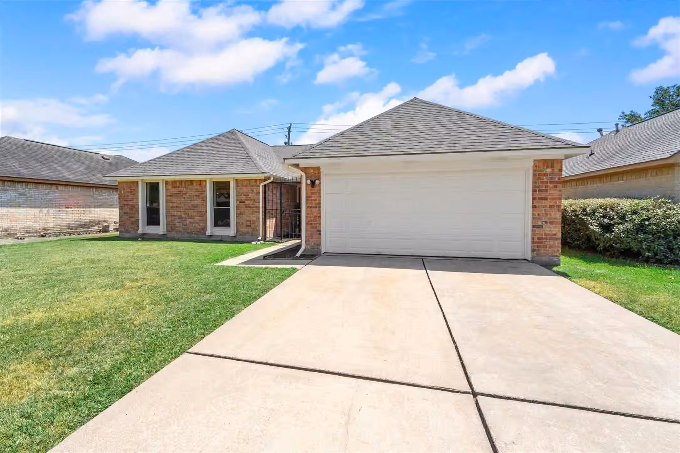 Photo 3 of 14219 Swanfield Drive, Houston, TX