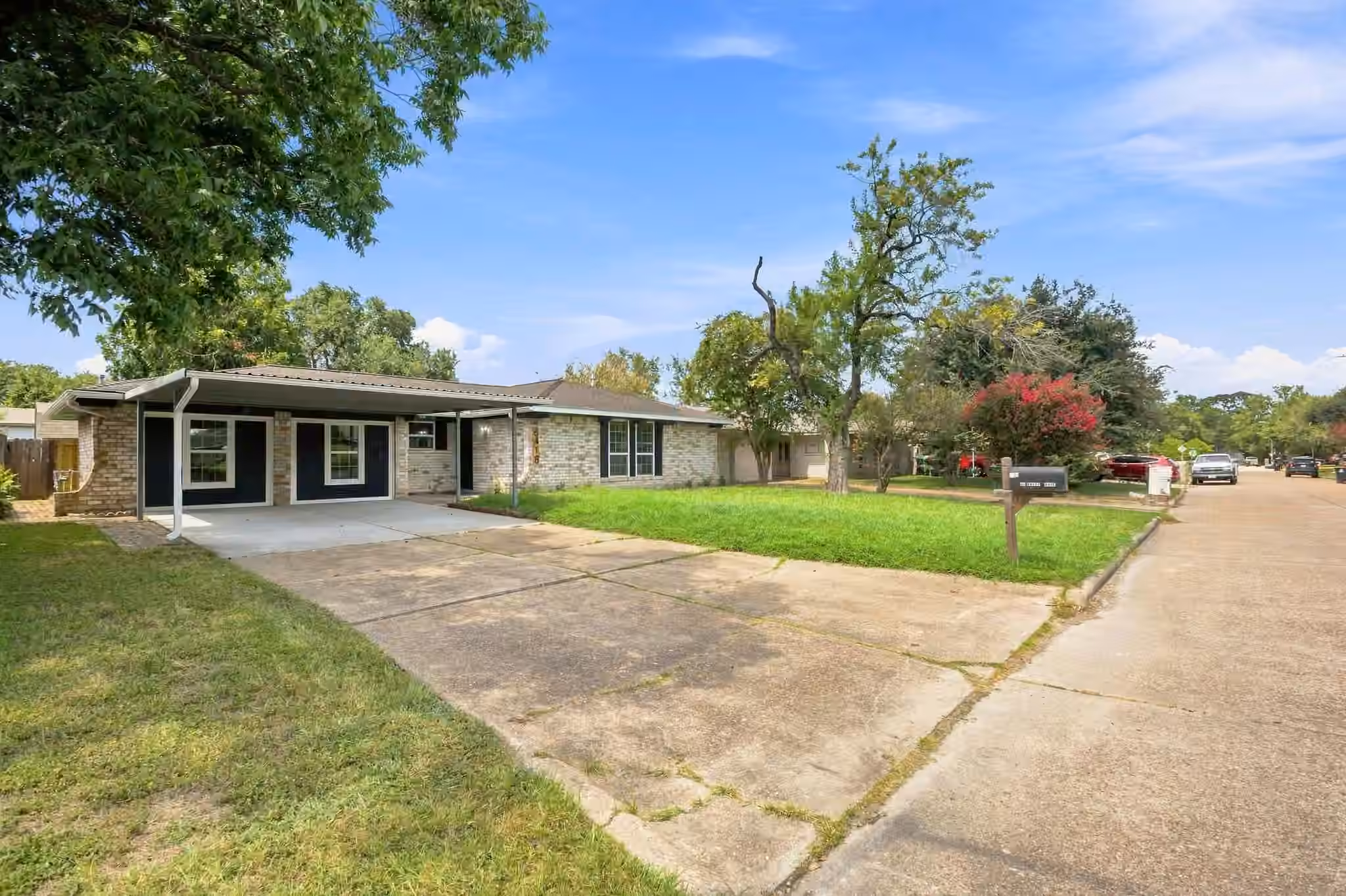 Photo 2 of 6418 Silver Chalice Drive, Houston, TX