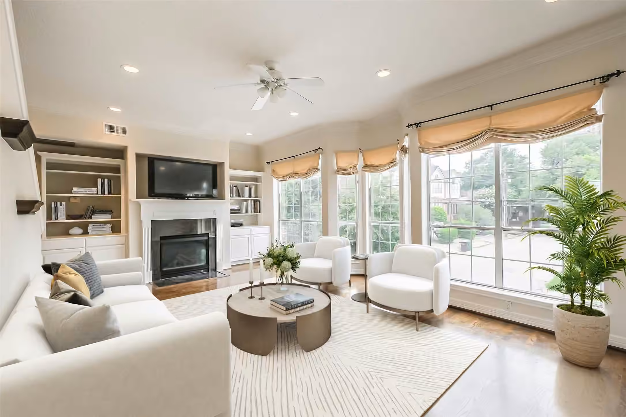 Photo of 4925 Travis Street, Houston, TX