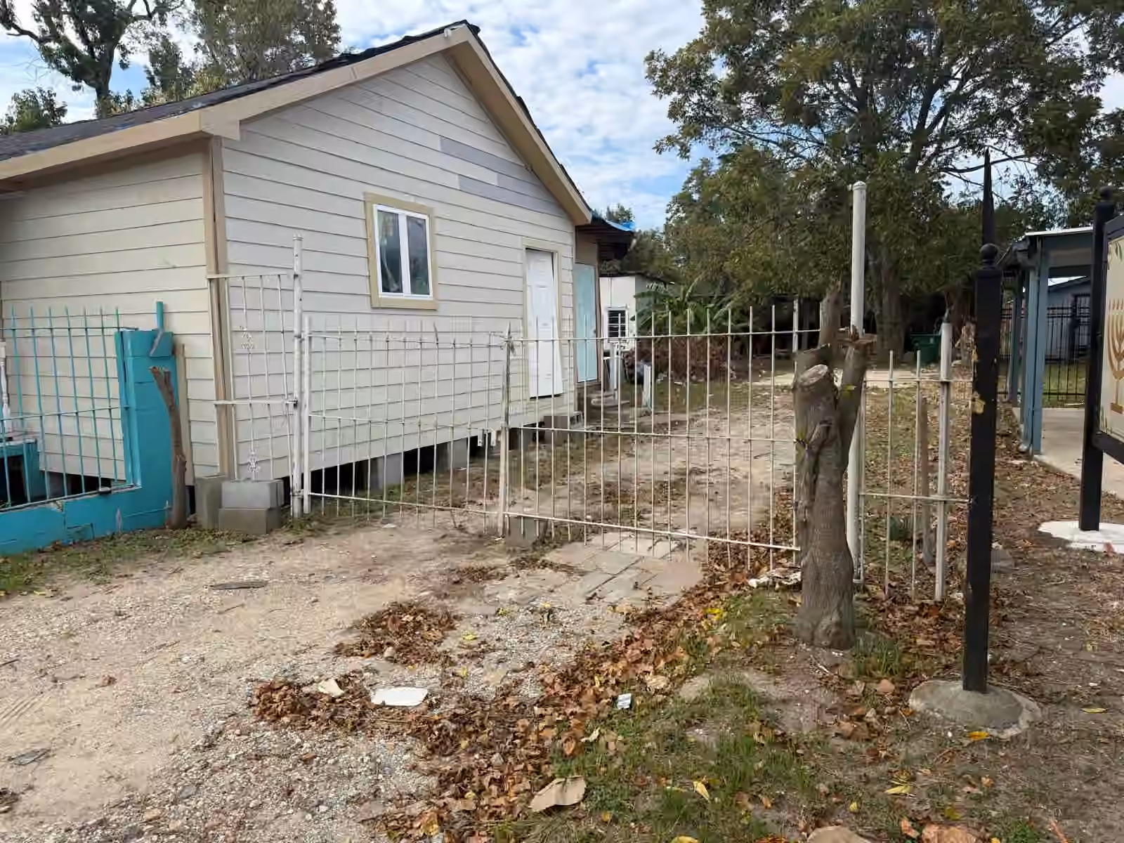 Photo 3 of 5113 Hirsch Road, Houston, TX