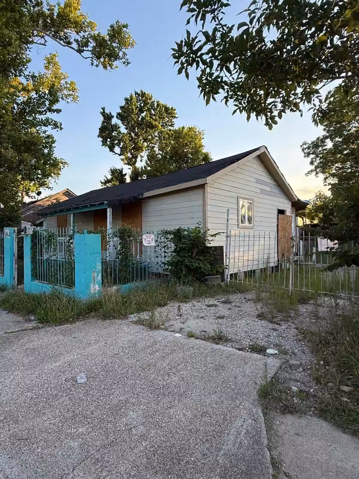 Photo 5 of 5113 Hirsch Road, Houston, TX