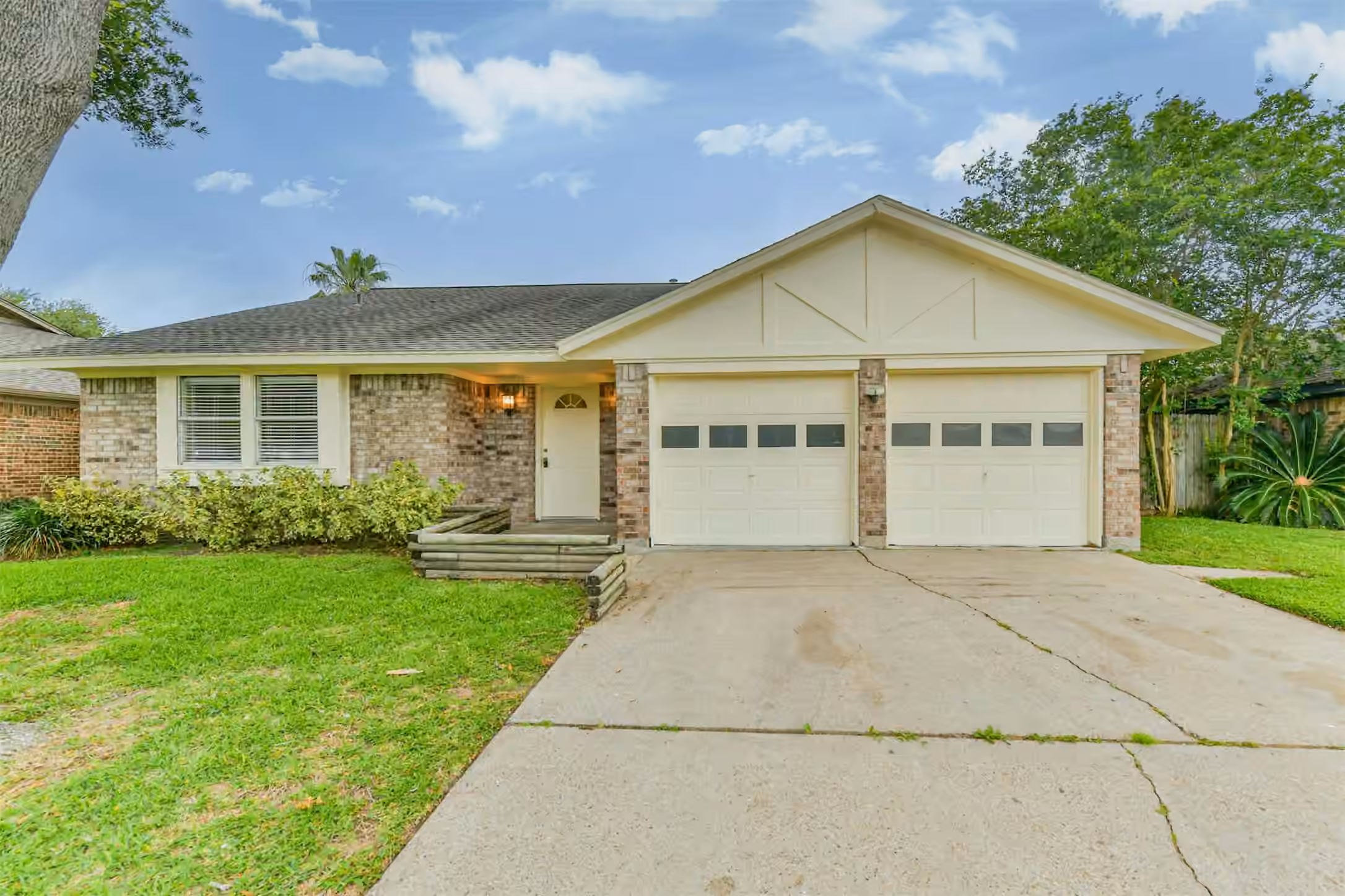 Photo of 2230 E Clare Street, Deer Park, TX