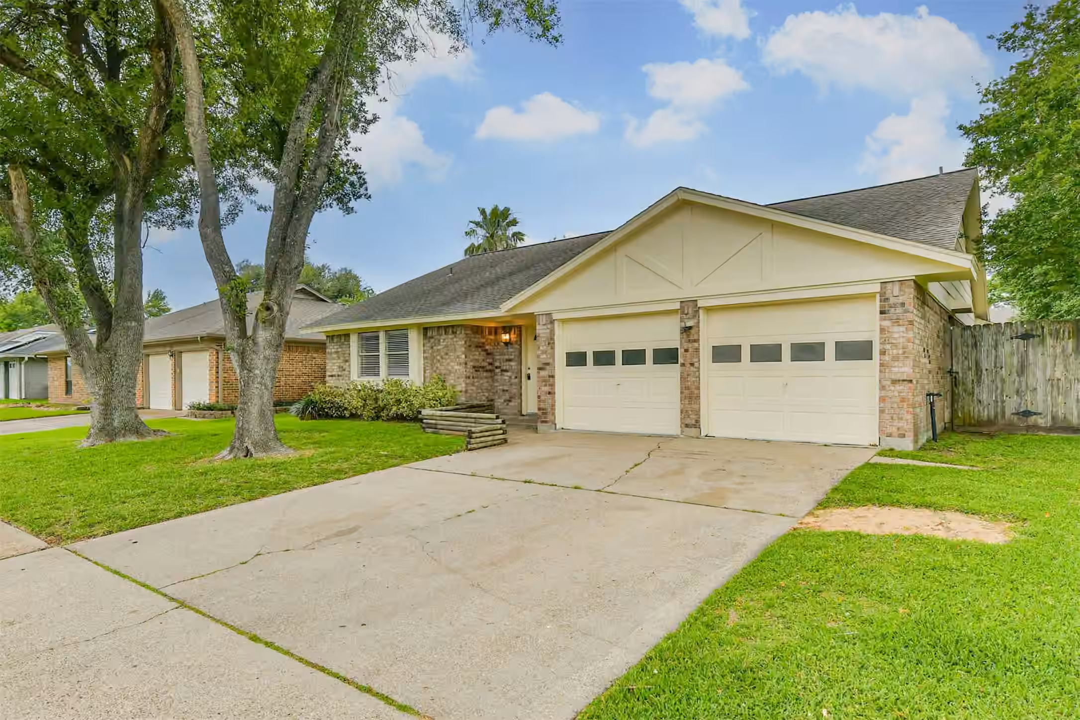 Photo 2 of 2230 E Clare Street, Deer Park, TX