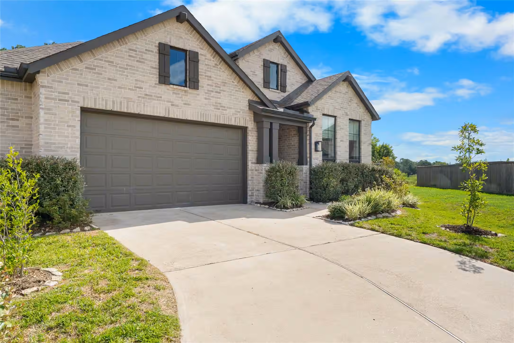 Photo 2 of 21302 Oakley Claremont Court, Magnolia, TX