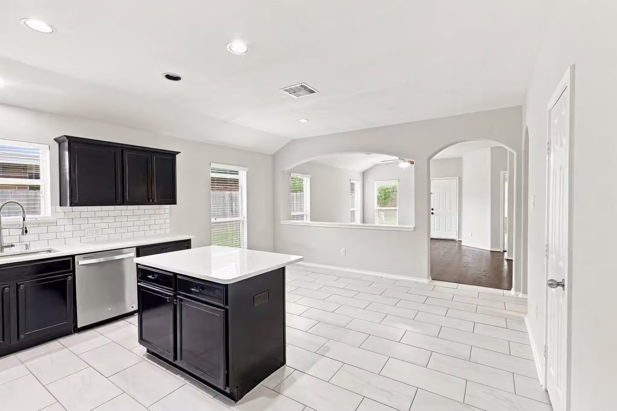 Photo 7 of 2913 Landing Edge Lane, League City, TX