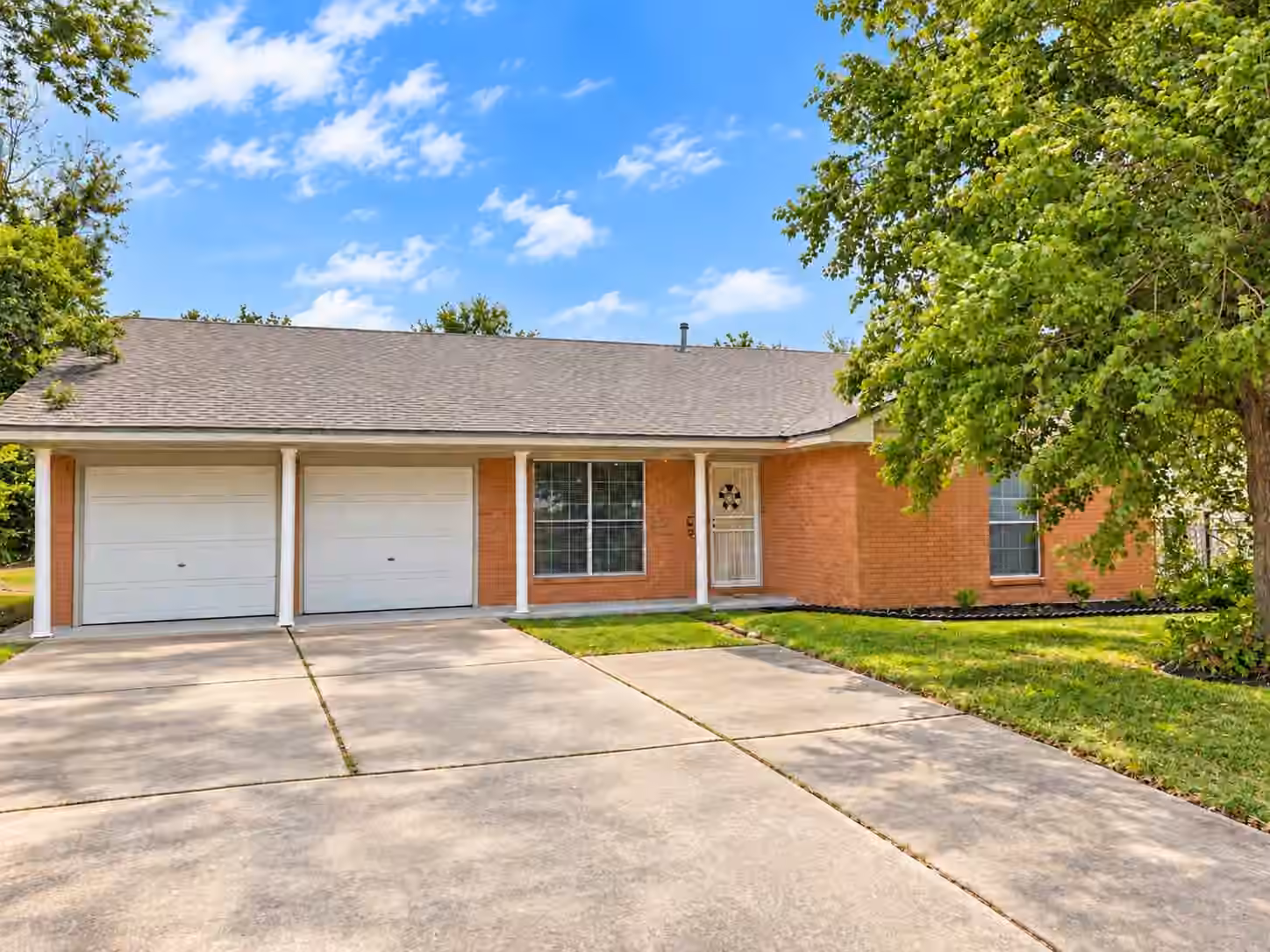 Photo 2 of 10807 Safeguard Street, Houston, TX