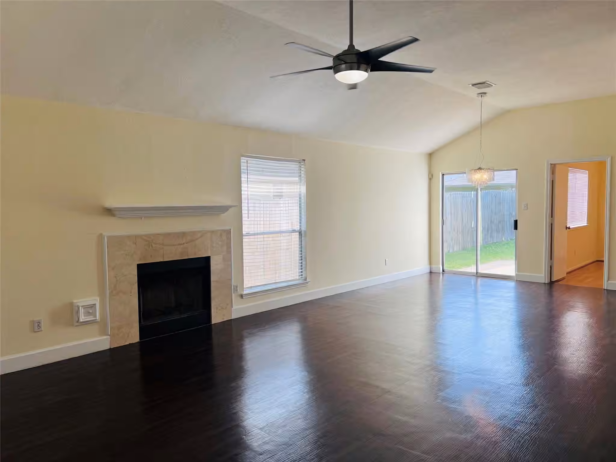 Photo 4 of 15330 Riverside Grove Drive, Houston, TX