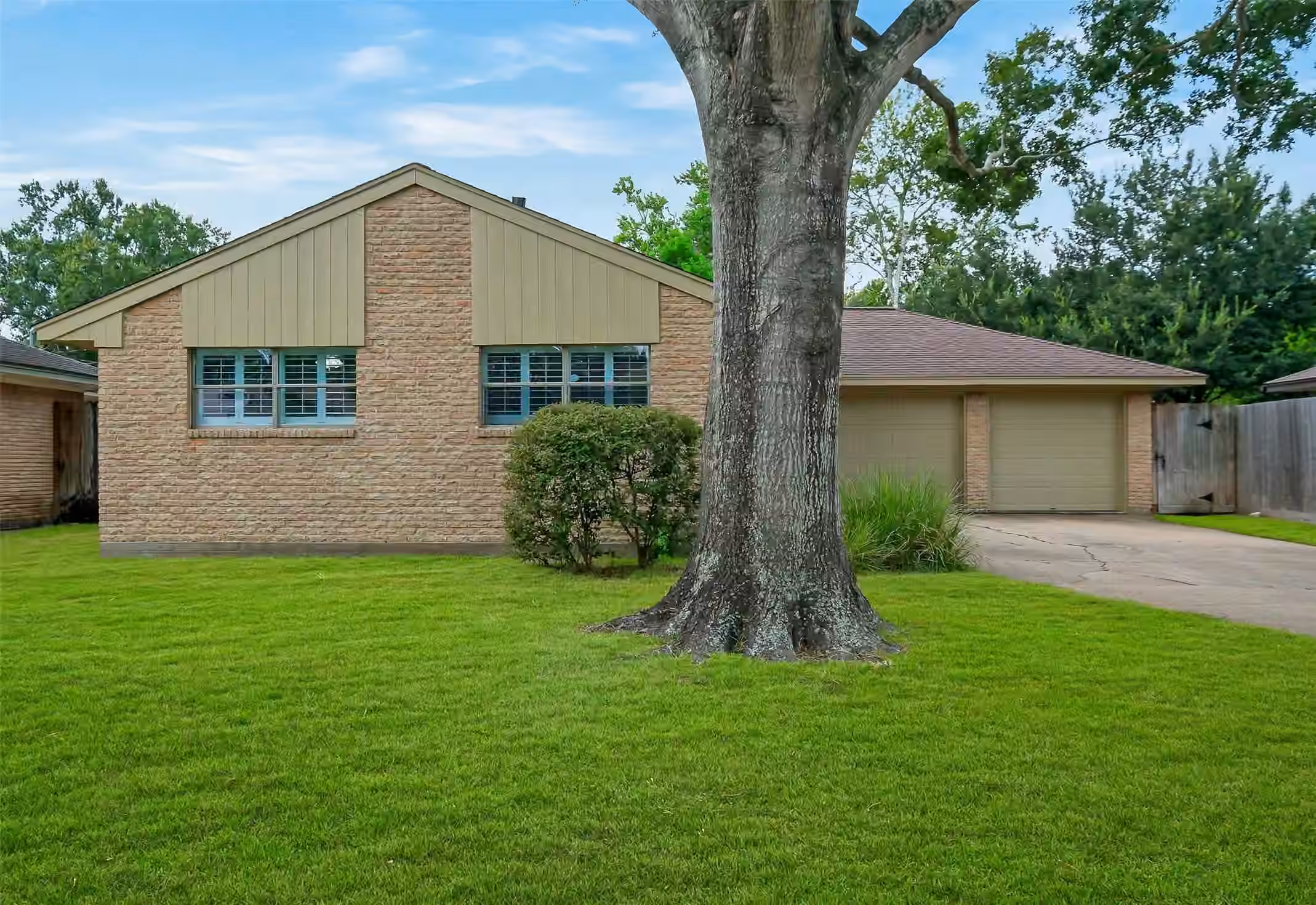Photo of 4415 Spellman Road, Houston, TX