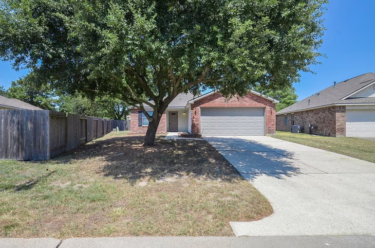 Photo of 24206 Kingbriar Drive, Spring, TX