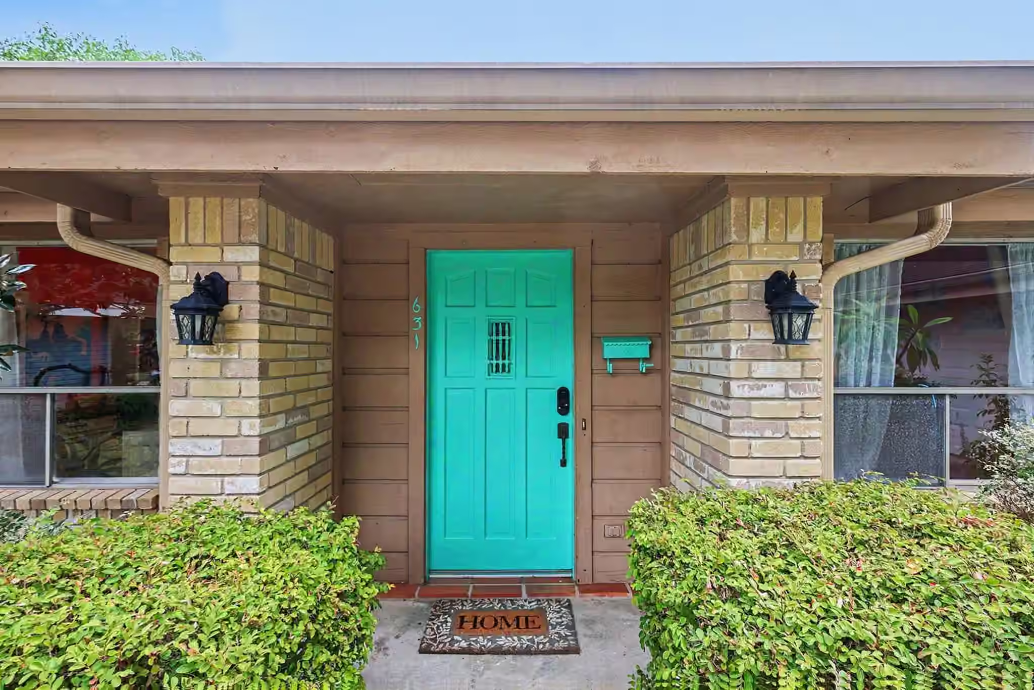 Photo 3 of 631 Bayview Drive, El Lago, TX
