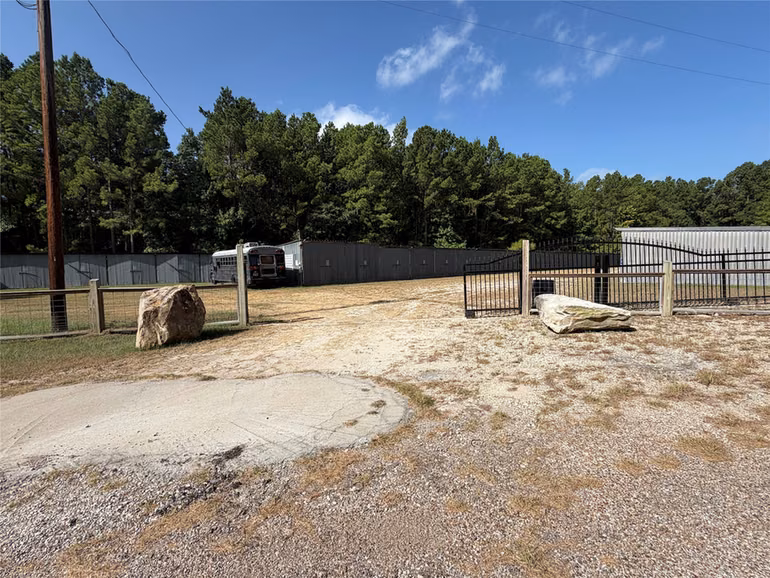 Photo 3 of 51 Creek Bend Drive, Huntsville, TX